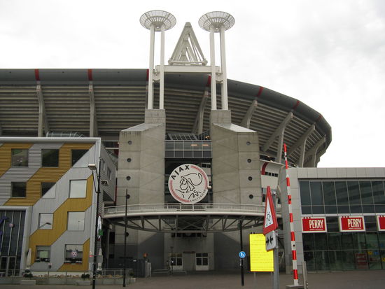 In der Mitte das Vereinszeichen von
Ajax Amsterdam