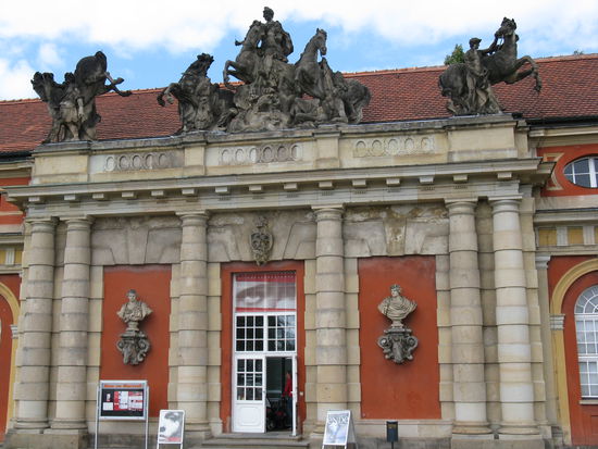 Eingang zum Filmmuseum