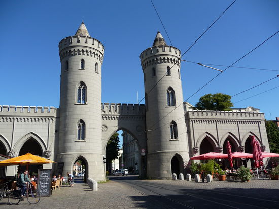 Das Nauener Tor erbaut 1755 nach einer Skizze Friedrich II am 
Holländischen Viertel