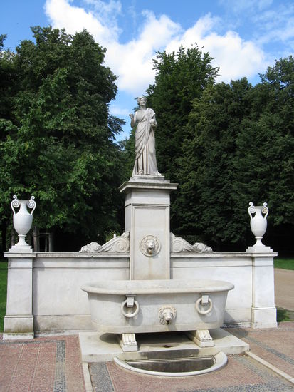 Vor dem Schloß Sanssouci