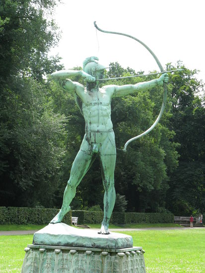 Bogenschütze unerhalb der Orangerie