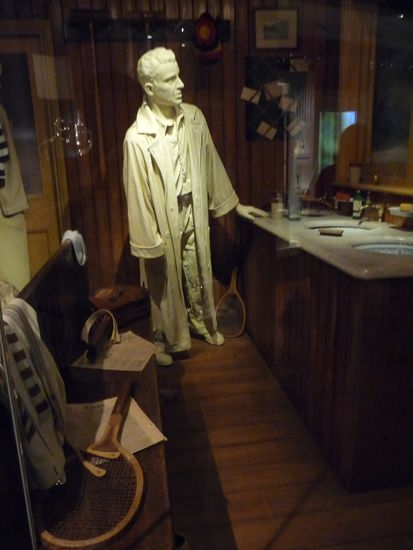 Bis heute gibt es in Wimbledon die alte Regelung 90 % Weiße Kleidung wie hier Anfang der des 20. Jahrhunderts