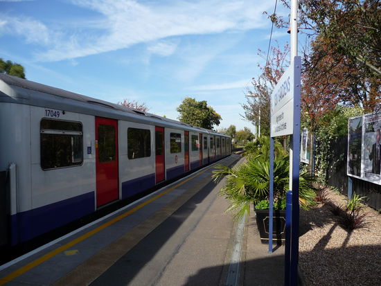 U Bahnhof Kew Gardens Richtung Richmond