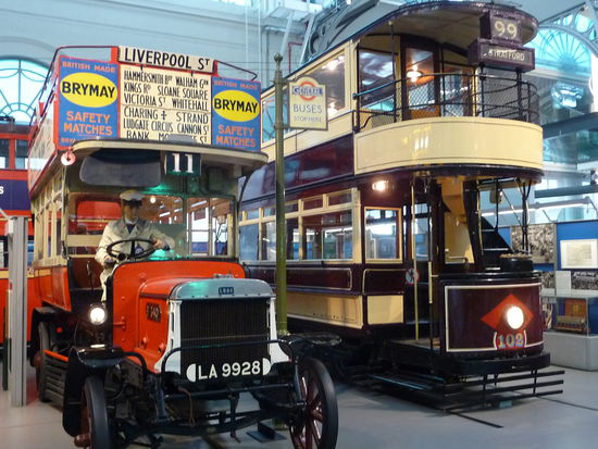 Bus und Tram in der damaligen Zeit in London