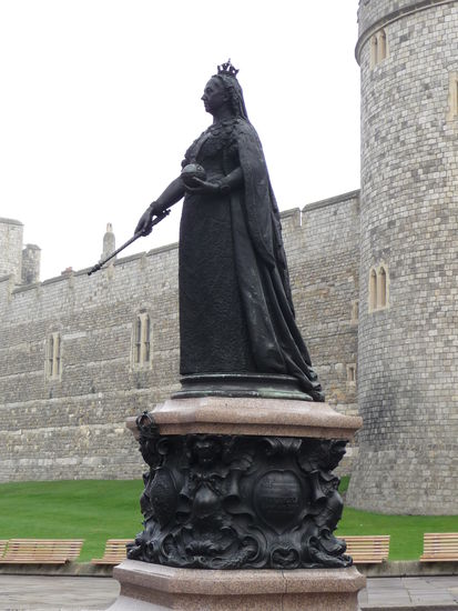 Queen Victoria in Bronze