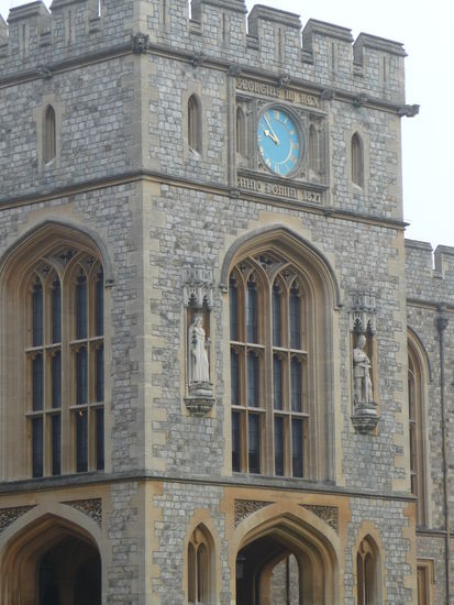 Uhrenturm im oberen Hof