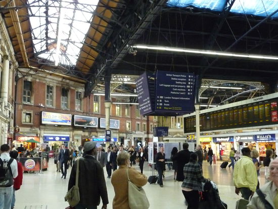 Bahnhof Victoria Haupthalle