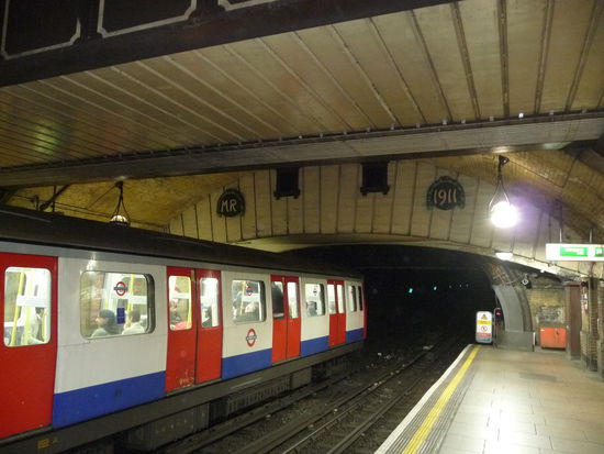 Mittlerer Bahnsteig der Circle Linie