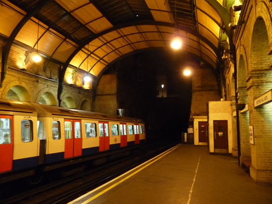 Bahnhof Notthing Hill Gate der Circle Linie