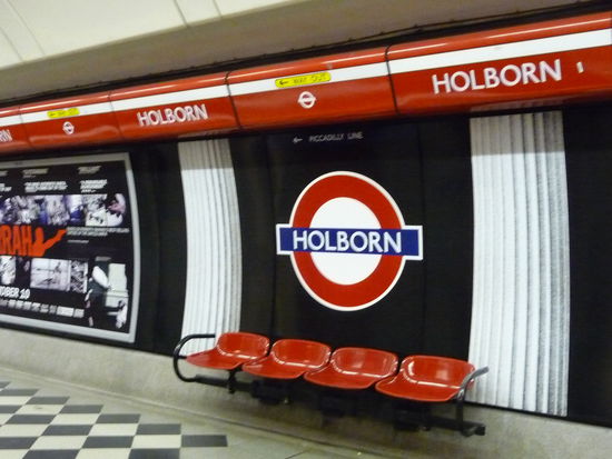 Bahnsteig der Central Linie