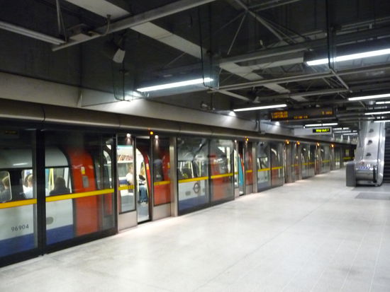 Geschloßendes System in Canada Water