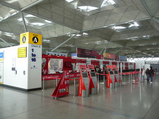 Stand von Air Berlin einer der vielen Billigflieger in Stansted