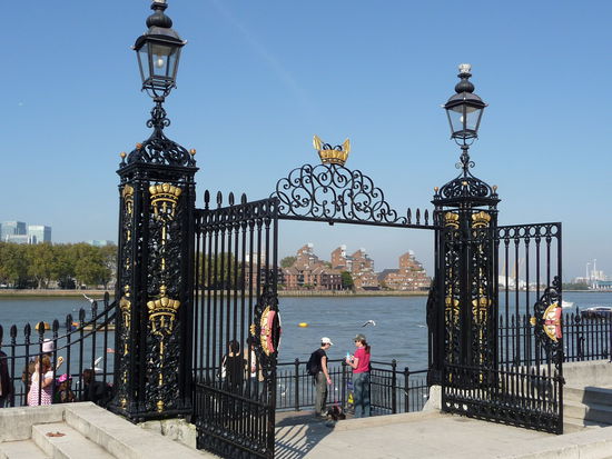 Blick vom Royal Naval College auf die Themse