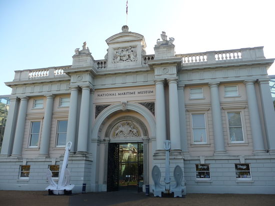 National Maritime Museum beherbergt die größte Sammlung der Seefahrtgeschichete der Welt.Wie bei vielen große Museen in London ist der Eintritt auch hier frei.