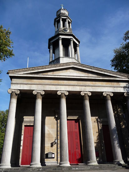 Kirche am Bahnhof London Eusten Richtung Zoo