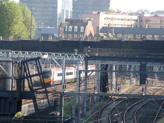 Zug Richtung Bahnhof Eusten