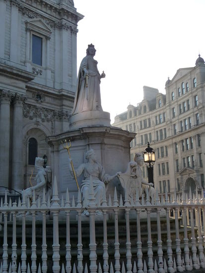 St.Pauls Cathedral von Westen