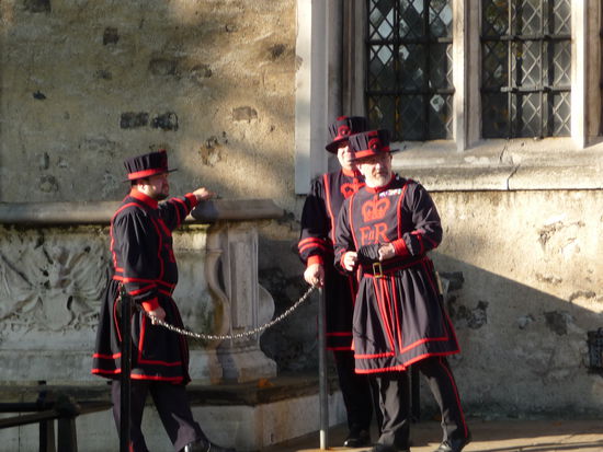 Auf dem Gelände des Towers