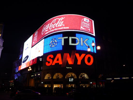 Werbetafeln am Picadilly Circus