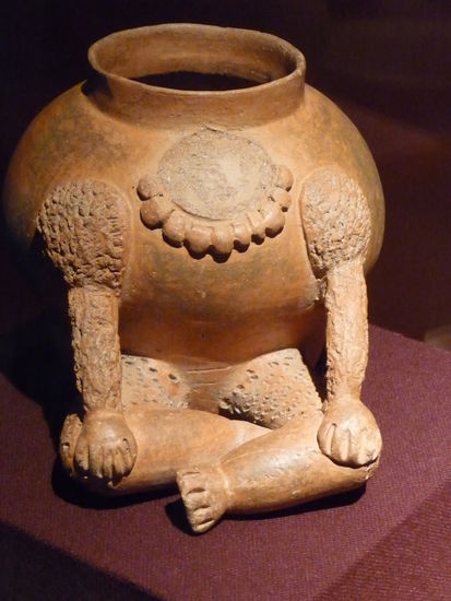 Gegenstände von den Azteken im Museum
