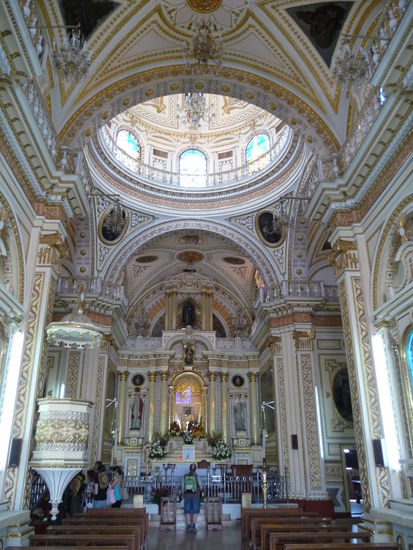 Reich verzierter Innenraum