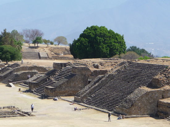 Gebäude Q und Palast