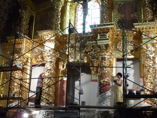 Kunsthandwerker bei der Arbeit in der Santo Domingo Kirche
