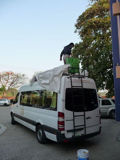 Früh morgens vor der Abfahrt haben wir schon 30 Grad
