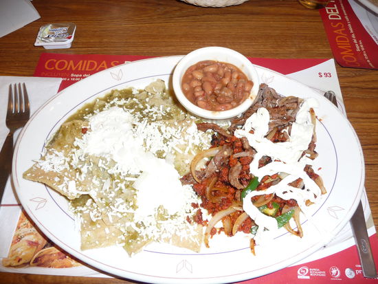 Und das gab es heute für mich mit einen kühlen Stück Lemonenkuchen zum Nachtisch.Es war aber nicht ganz billig mit 190 Pesos