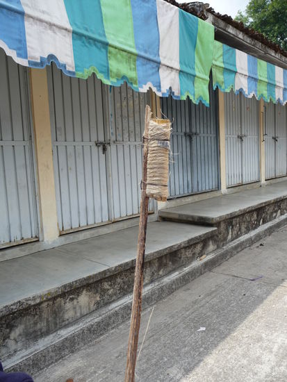 Eine von vielen selbstgebauten Raketen die in San Cristobal und den umliegenden Dörfern fast jede Woche in den Himmel steigen.