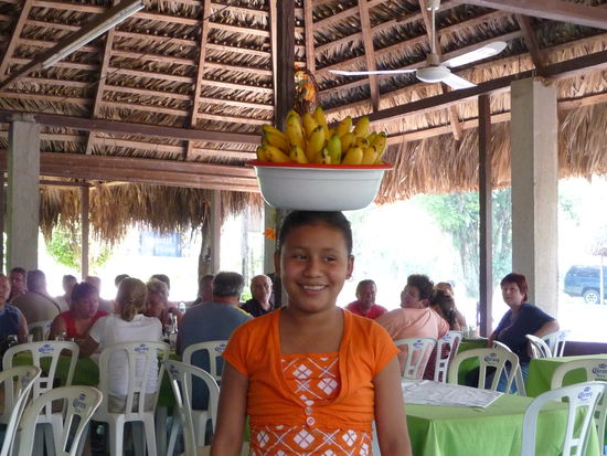Diese junge Dame bringt mein Mittagessen für den heutigen Tag