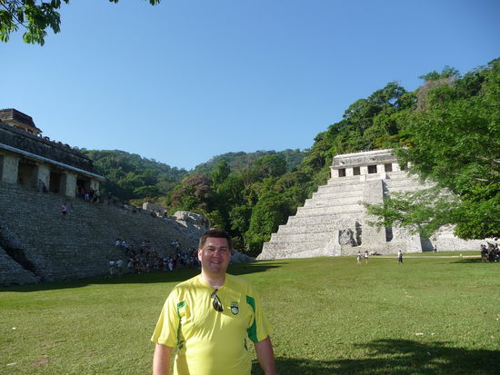 Ich vor dem Tempel der Inschriften