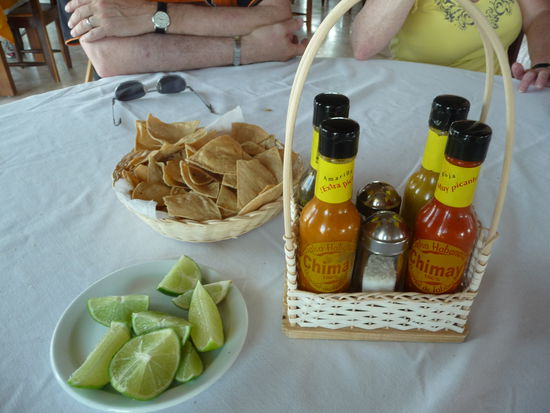 Vorspeise mit scharfen Saucen