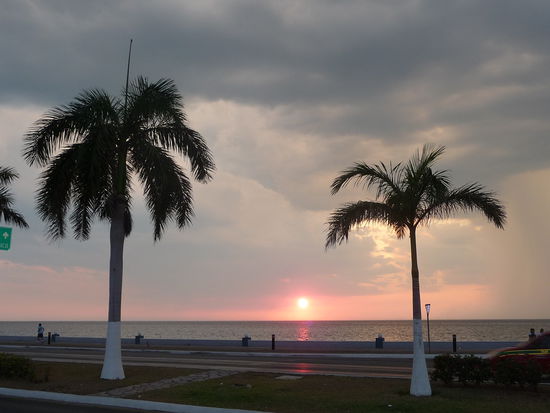Sonnenuntergang an der Uferpromenade in Campeche