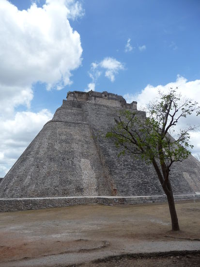 Die Pyramide des Zauberers mit 39 m Höhe