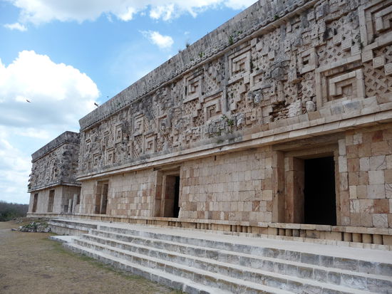 Aufwendige Mosaike am Gouverneurspalast