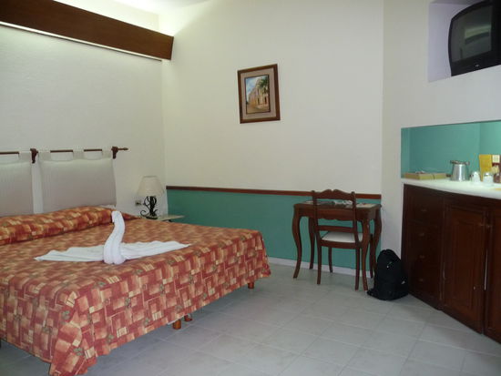 Mein Zimmer auch hier mit Klimaanlage da draußen 38 Grad im Schatten