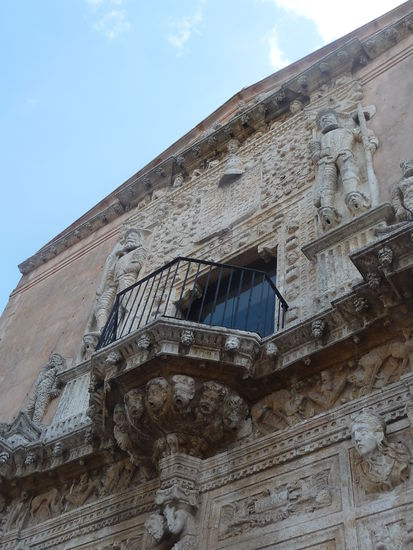 Mayas die entzestzt sind von den spanischen Unterdrückern