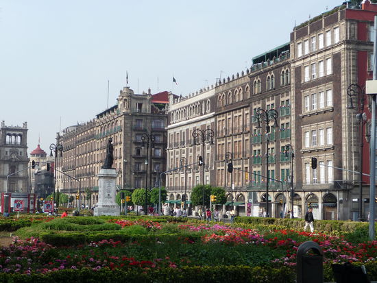 Im Hintergrund das Grand Hotel