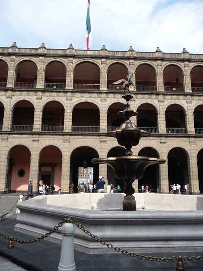 Hof im Nationalpalast