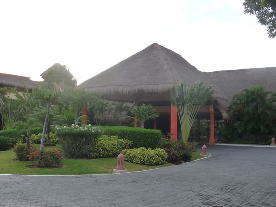 Haupteingang zum Hotel Iberostar Quetzal