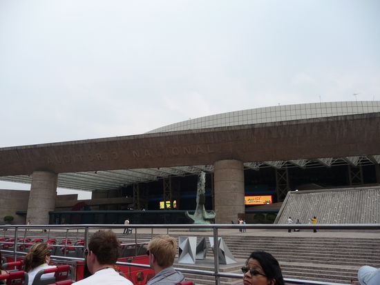 Auditorio National eröffnet 1952 für Sport,Musik,Tanz und Filmveranstaltungen.War 1968 Austragungsort für Gymnastik bei Olympia.Es ist einer der besten Konzertsäle der Welt.
