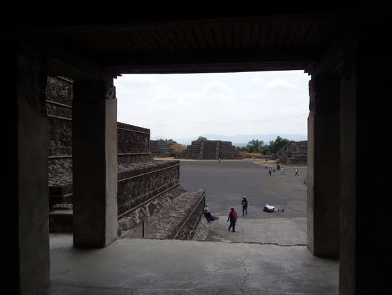 Blick auf den Plaza de la Luna vom Palast Quetzalpapalotl
