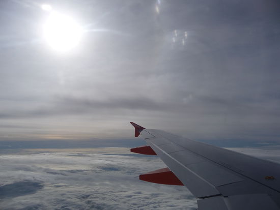 Sonnenaufgang über den Wolken