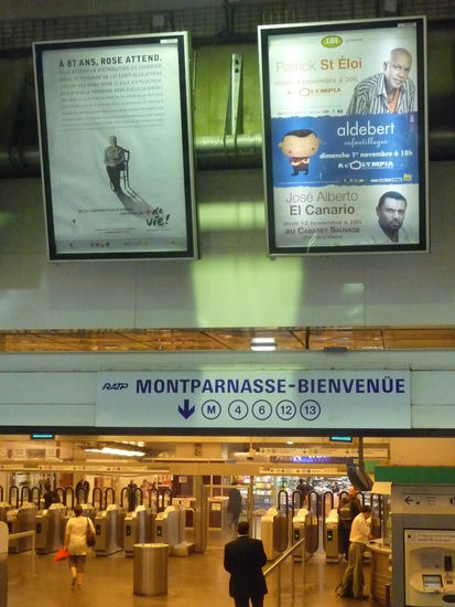 Eingang zu den 4 Metro Linien