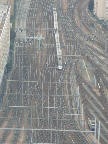 TGV Atlantique bei der Einfahrt in den Bahnhof Montparnasse