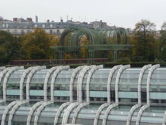 Les Halles im Hintergrund sieht man noch Reste der alten Gußeisernen Markthallen