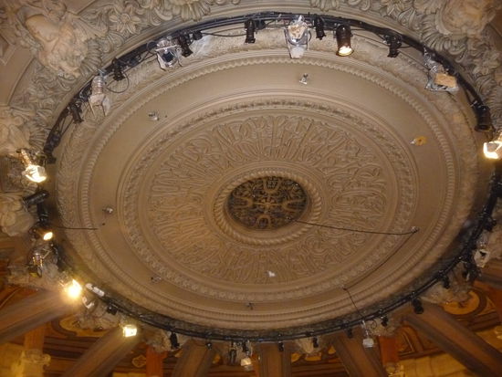 Deckenschmuck in der Oper