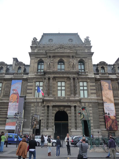 Seiteneingang Louvre