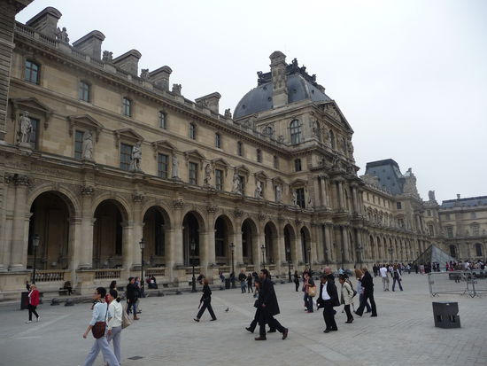 Louvre Innenhof
